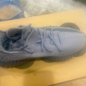 Yeezy Boost 350 V2